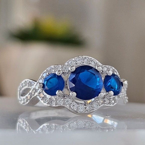 Royal Blue Sapphire Gemstone ring, size 7, 925 Sterling Silver Charmed Aroma - Picture 3 of 7